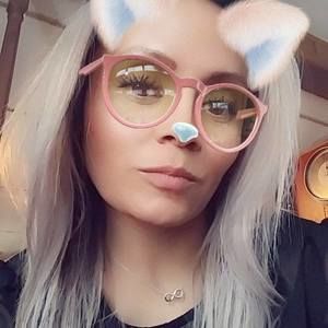 Meet your Posher, Maria r